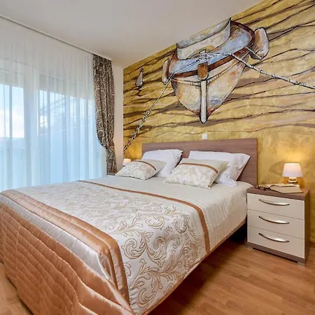 Villa Arbanija Sleeps 8 With Pool Air Con And Wifi *