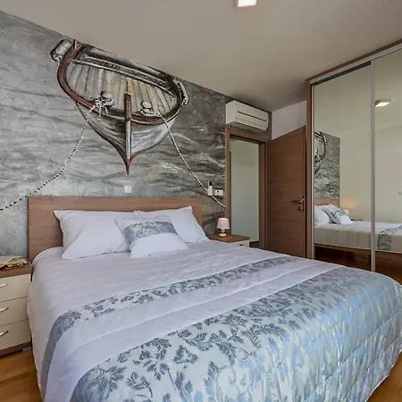 Arbanija Sleeps 8 With Pool Air Con And Wifi Villa
